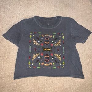 Cropped UO S bug shirt
